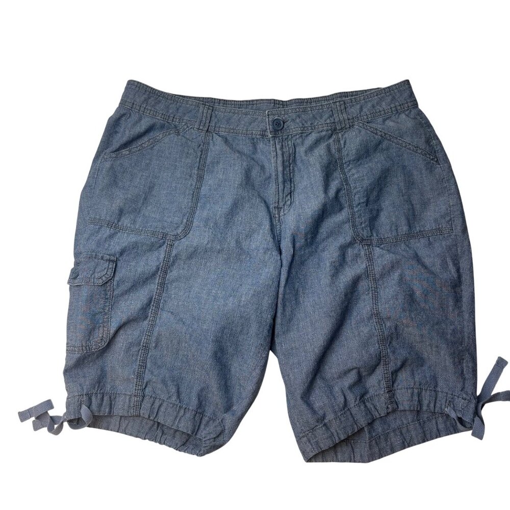 St. Johns Bay Womens Blue Chambray Cargo Shorts 18W Cottage Boho Vtg
